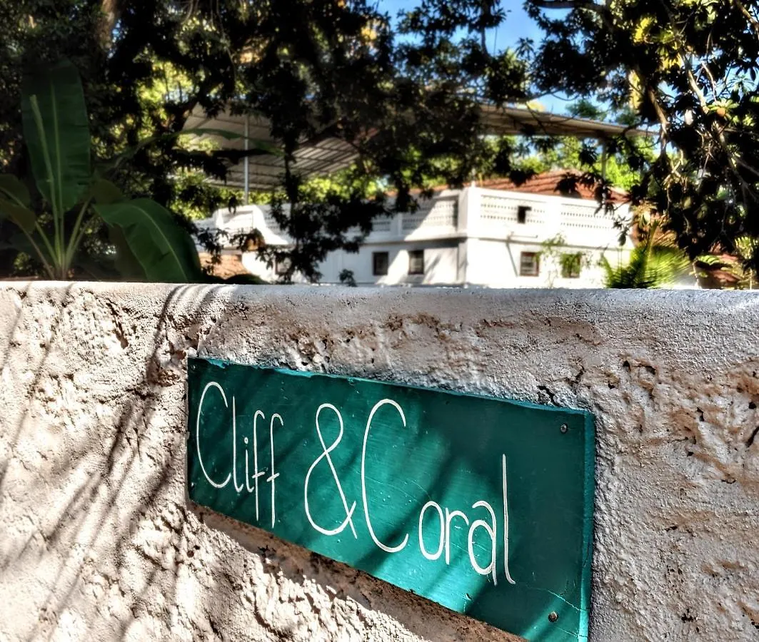 Albergue Cliff & Coral Varkala Hostal